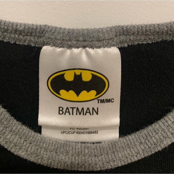 Batman long sleeve black onesie. Size 3-6 months. - Picture 4 of 5